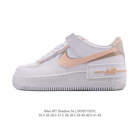Nike 耐克低帮板鞋 空军一号 Af1马卡龙 Af1厚底增高百搭运动板鞋 Nike Air Force 1 “Shadow” 造型设计上与 Sacai X N - 点击图像关闭