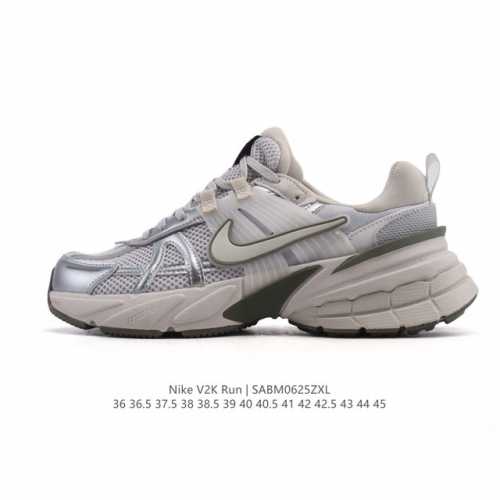 Nike 耐克 V2K Run 减震防滑 复古低帮运动跑步鞋 超火复古跑鞋，采用太空革组合呼吸网眼布鞋面材质，搭载正确4层组合底模，嵌入Tpu加固稳定模块,双层