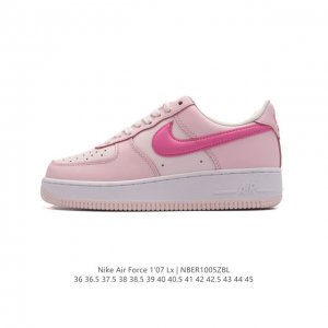 公司级 耐克 Nike Air Force 1 '07 Low 空军一号含气垫 小白鞋 低帮百搭厚底增高休闲运动板鞋。柔软、弹性十足的缓震性能和出色的中底设计，