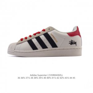 阿迪达斯 Adidas Superstar 2025年新款鞋子 蛇年新款经典贝壳头系列 新款休闲板鞋潮流男女士运动鞋 。鞋面柔软皮革拼接材质 标志性的贝壳鞋头，