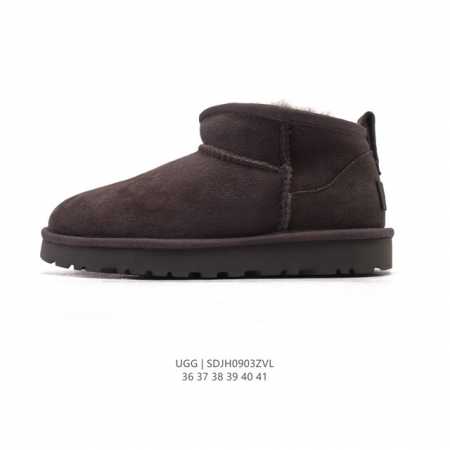 Ugg 雪地靴 俏皮可爱的百变造型， 美国轻奢品牌Ugg 平底系列冬季羊毛一体雪地休闲保暖毛毛家居棉鞋。官方同步包装 检验标 材料采用原厂防污防水皮料 防滑耐磨 - 点击图像关闭