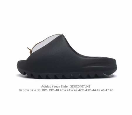 真标 阿迪达斯 Adidas Yeezy Slide 经典运动拖鞋时尚厚底增高男女一字拖鞋。Yeezy Slide椰子拖鞋的外观十分吸引人，融合了舒适与时尚的元 - 点击图像关闭