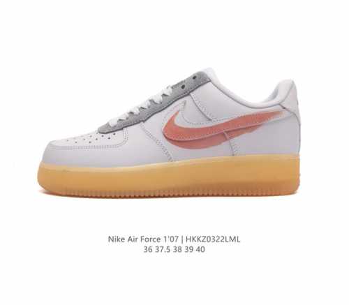 耐克 Nike Air Force 1 '07空军一号经典篮球鞋休闲运动鞋穿上 Air Force 1 '07 运动鞋革新经典篮球鞋 助你踢踩跳跺 滑步旋转 自