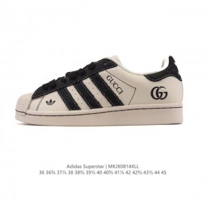 公司级 阿迪达斯 Adidas Superstar 2025年新款鞋子 蛇年新款 经典贝壳头系列 新款休闲板鞋潮流男女士运动鞋 。鞋面皮革拼接材质 标志性的贝壳