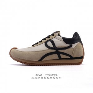公司级 Loewe 罗意威 Ballet Runner 皮革织物拼接 简约圆头 系带 低帮 运动休闲鞋这双鞋是Loewe新发布的Ballet Runner ，被