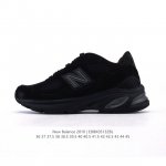 公司级 新百伦 New Balance2010秋冬英产做旧鞋款运动鞋 厚底增高老爹鞋。此复刻经典鞋款，加入当下大热的户外元素，以曾经篮球鞋款型式样加以打造鞋款造
