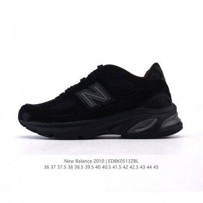 公司级 新百伦 New Balance2010秋冬英产做旧鞋款运动鞋 厚底增高老爹鞋。此复刻经典鞋款，加入当下大热的户外元素，以曾经篮球鞋款型式样加以打造鞋款造