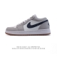 耐克 乔丹Air Jordan 1 Low Aj1 乔1 乔丹1代Aj1 低帮复古文化休闲运动篮球鞋，从1985 年面世的元年款汲取设计灵感，采用简洁大方的经典