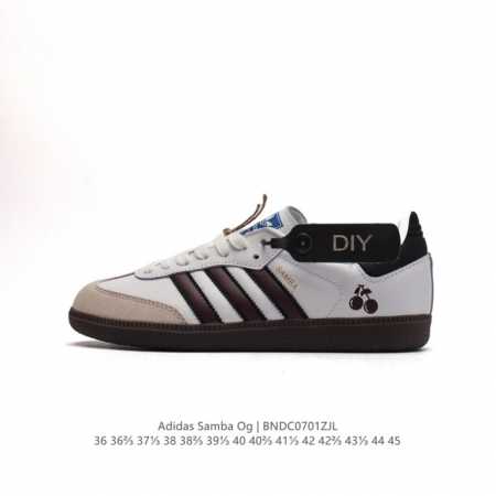 阿迪达斯 德训鞋 ADIDAS ORIGINALS SAMBA OG SHOES 经典运动鞋小白鞋T头 彰显休闲摩登风情的时尚经典鞋。它诞生于50年代的足球场， - 点击图像关闭