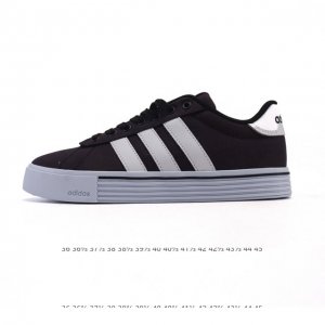 新品 Adidas阿迪达斯官方轻运动Daily 4.0男女复古百搭休闲板鞋经典舒适 防滑耐磨 低帮 板鞋鞋面皮革材质 深蓝色三道杠 美拉德氛围感 橡胶鞋底 耐磨