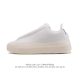 公司级 阿迪达斯 Adidas Labcourt 百搭休闲轻松舒适 耐磨透气低帮 厚底增高运动板鞋 男女同款。鞋面使用了绒毛麂皮 ，鞋面和鞋底连接处使用了包边处