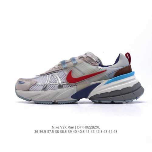 降价 Nike 耐克 V2K Run 减震防滑 复古低帮运动跑步鞋 超火复古跑鞋，采用太空革组合呼吸网眼布鞋面材质，搭载正确4层组合底模，嵌入Tpu加固稳定模块