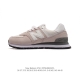 Nb 574 新百伦 New Balance Nb 574系列舒适百搭复古拼接时尚休闲运动鞋。New Balance 的 574 具有识别性和持久流行性，从它作