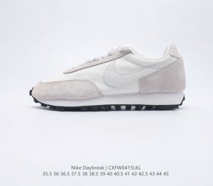 Nike 耐克 Nike Daybreak SP破晓系列华夫复古休闲运动慢跑鞋男女子运动鞋 采用翻毛麂皮拼接牛津布面材质 其鞋面做工精细 脚感轻盈 具有良好的透