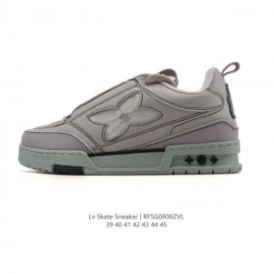 公司级 Lv Skate Sneaker 路易威登 2025年新款运动板鞋 蛇年限定 春夏秀场初次亮相，此次以粒面牛皮革焕新呈现。加垫鞋领和鞋舌援引滑板鞋设计，