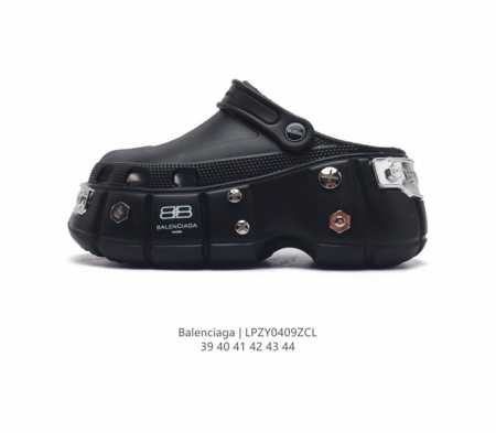 Balenciaga 巴黎世家 男女士厚底增高包头凉拖鞋 沙滩鞋 走秀新款金属柳丁洞洞鞋休闲凉鞋 类型：男鞋 Size：39-44 编码：Lpzy0409Zcl - 点击图像关闭