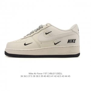特价 耐克 Nike Air Force 1 '07 Low 空军一号含气垫 小白鞋 低帮百搭厚底增高休闲运动板鞋。柔软、弹性十足的缓震性能和出色的中底设计，横