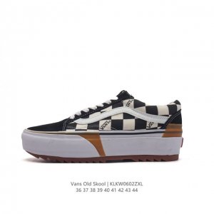 万斯 Vans Og Oid Skool百搭休闲低帮运动滑板鞋 。其实style 36就是现在风靡潮流的vans鞋款old Skool的og版本。历经岁月洗礼的