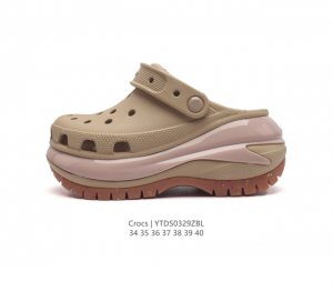 Crocs 沙滩洞洞鞋 女鞋 卡骆驰杨幂同款 厚底增高凸显大长腿 防滑橡胶大底沙滩鞋 休闲包头凉拖鞋 选择尺码时 建议选大一码 脚感更舒适 这款没有鞋盒 类型