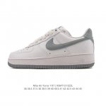 耐克 Nike Air Force 1 '07 Low 空军一号含气垫 低帮小白鞋 百搭厚底增高休闲运动板鞋。柔软、弹性十足的缓震性能和出色的中底设计，横跨复古