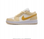 耐克 乔丹air Jordan 1 Low Aj1 乔1 乔丹1代aj1 低帮复古文化休闲运动篮球鞋 从1985 年面世的元年款汲取设计灵感 采用简洁大方的经典