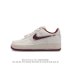耐克 Nike Air Force 1 '07 Low 空军一号含气垫 低帮百搭厚底增高休闲运动板鞋。柔软、弹性十足的缓震性能和出色的中底设计，横跨复古与现代的