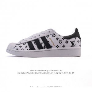 阿迪达斯 Adidas Superstar 2025年新款鞋子 蛇年新款经典贝壳头系列 路易威登联名 新款休闲板鞋潮流男女士运动鞋 。鞋面柔软皮革拼接材质 标志