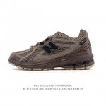 公司级 新百伦 New Balance M 6系列 复古运动鞋单品宝藏老爹鞋款。作为Nb最经典的档案鞋型之一，与2002一样， 6有着Nb最成熟的技术加持和复古