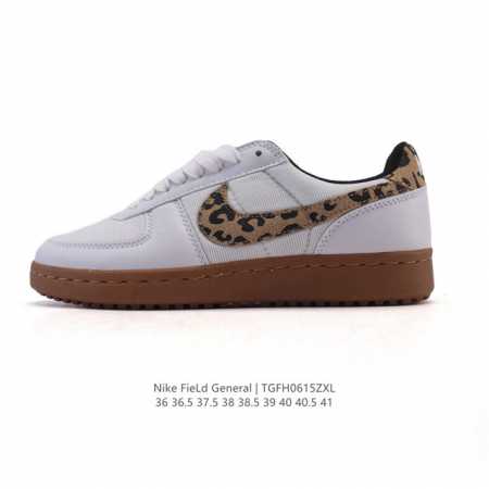 耐克烽火Nike Field General 82 Sp 低帮复古篮球鞋 这款专为烤架战士设计的运动鞋采用 1982 年经典的白 红 黑配色，采用皮革和弹道尼龙 - 点击图像关闭