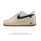 特价 耐克 Nike Air Force 1 '07 Low 空军一号含气垫 小白鞋 低帮百搭厚底增高休闲运动板鞋。柔软、弹性十足的缓震性能和出色的中底设计，横