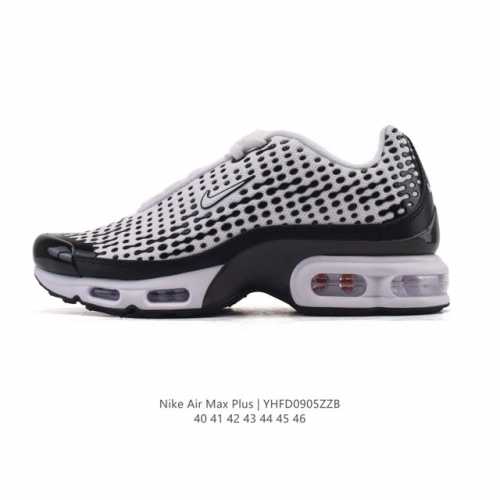 Nike 耐克 男子休闲鞋气垫缓震跑步鞋 Air Max plus 运动鞋 造型超讨喜！鞋面以帆布和织物材质包裹，保证了轻薄透气，更适合夏季穿着。鞋侧 鱼骨 形