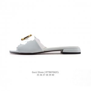 新品 古驰 Gucci 方头小羊皮皮革拖鞋女全覆盖金属标志休闲居家一字拖 Gucci拖鞋香到跺脚这双拖鞋的软底设计真的太贴心了！逛街2小时都不觉得累，走起来超级