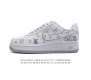 耐克 Nike Air Force 1 '07 Low 空军一号含气垫 低帮百搭厚底增高休闲运动板鞋。柔软、弹性十足的缓震性能和出色的中底设计，横跨复古与现代的