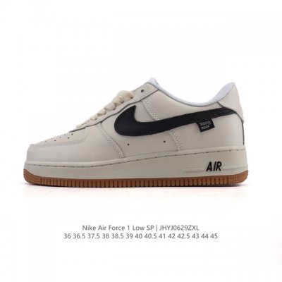耐克 Nike Air Force 1 '07 Low 空军一号含气垫 小白鞋 低帮百搭厚底增高休闲运动板鞋。柔软、弹性十足的缓震性能和出色的中底设计，横跨复古