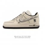 公司级 耐克 Nike Air Force 1 '07 Low 空军一号含气垫 低帮 小白鞋 百搭厚底增高休闲运动板鞋。柔软、弹性十足的缓震性能和出色的中底设计