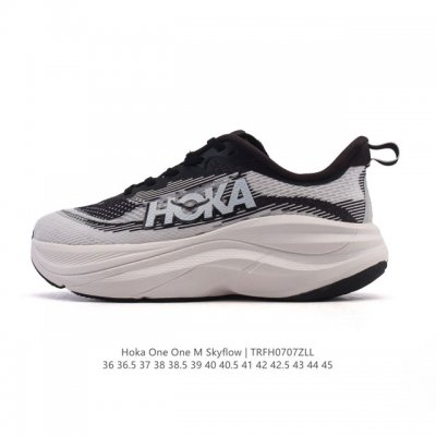 Hoka One One Skyflow 匠心独运的运动跑鞋 厚底增高老爹鞋 Hoka Skyflow 采用了精致的纱架提花鞋面，缔造出一种宛如量身定制般的贴合
