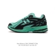 新百伦 New Balance M 6系列 复古运动鞋单品宝藏老爹鞋款。作为NB最经典的档案鞋型之一，与2002一样， 6有着NB最成熟的技术加持和复古款式，而