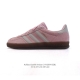 公司级 阿迪达斯 Adidas Originals Gazelle Indoor 复古三叶草防滑透明橡胶板鞋经典运动鞋。这款经典鞋,忠于原版设计,缀撞色三条纹和