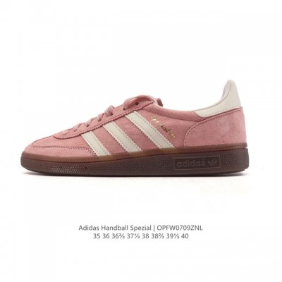 公司级 阿迪达斯 Adidas Handball Spezial 低帮三叶草学院风复古休闲板鞋 德训鞋 橡胶底柔软皮革经典运动鞋板鞋。圆头、缝合拼接设计、正面绑
