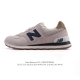 Nb 574 新百伦 New Balance Nb 574系列舒适百搭复古拼接时尚休闲运动鞋。New Balance 的 574 具有识别性和持久流行性，从它作