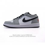 降价原价 元 头层皮 耐克 乔丹Air Jordan 1 Low Aj1 乔1 乔丹1代Aj1 低帮复古文化休闲运动篮球鞋，从1985 年面世的元年款汲取设计灵