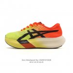 Asics亚瑟士全新碳板竞速跑鞋，Metaspeed Sky马拉松缓震跑步鞋 亚瑟士Asics Metaspeed Sky 是一款专业级出色的碳纤维板跑步鞋，具