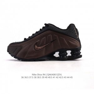 新品 耐克 Nike Shox R4 科技感运动鞋。金属质感鞋面 + 超大气柱 球鞋！Nike Shox R4上脚超炫酷Nike Shox R4十年经典鞋款，复