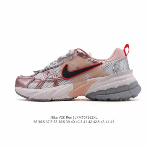 Nike 耐克 V2K Run 减震防滑 复古低帮运动跑步鞋 超火复古跑鞋，采用太空革组合呼吸网眼布鞋面材质，搭载正确4层组合底模，嵌入Tpu加固稳定模块,双层