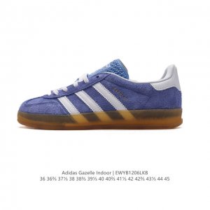 阿迪达斯 Adidas Originals Gazelle Indoor复古三叶草防滑透明橡胶板鞋经典运动鞋。这款经典鞋,忠于原版设计,缀撞色三条纹和鞋跟饰片。