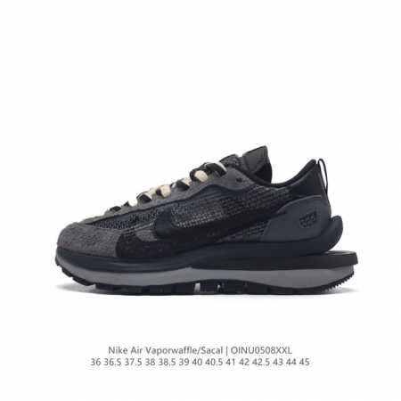 耐克 Sacai X Nike Vaporwaffle 华夫三代3.0 走秀重磅联名款运动鞋 。鞋款由pegasus与vaporfly两款鞋型的设计元素共同构建 - 点击图像关闭