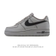 耐克 Nike Air Force 1 '07 Low 空军一号含气垫 低帮百搭厚底增高休闲运动板鞋。柔软、弹性十足的缓震性能和出色的中底设计，横跨复古与现代的