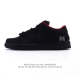 耐克 Nike Dunk Low Retro 运动鞋复古板鞋，作为 80 年代经典篮球鞋款，起初专为硬木球场打造，后来成为席卷街头的时尚标杆，现以经典细节和复古