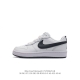 耐克 Nike 男女子运动鞋 Court Borough Low 小空军低帮板鞋。1.其皮革材质的鞋面结合网眼鞋舌，在出众外观与质感的同时提供稳固支撑，并且提升