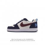 耐克 Nike 男女子运动鞋 Court Borough Low 小空军低帮板鞋。1.其皮革材质的鞋面结合网眼鞋舌，在出众外观与质感的同时提供稳固支撑，并且提升